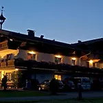 格雷德尔乡村酒店 Kössen