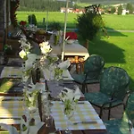 格雷德尔乡村酒店 3* Kössen