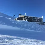 格雷德尔乡村酒店 住宿加早餐酒店 Kössen