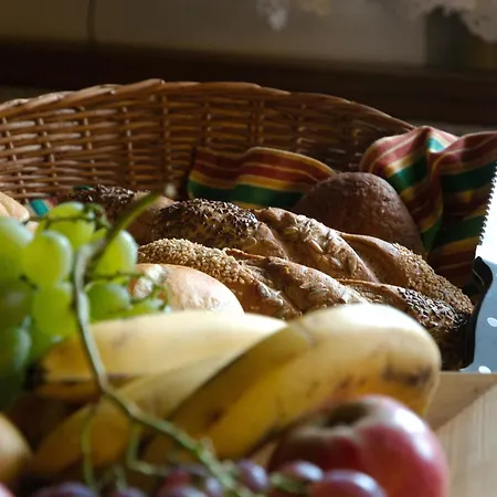 Greiderer לינה וארוחת בוקר 3*