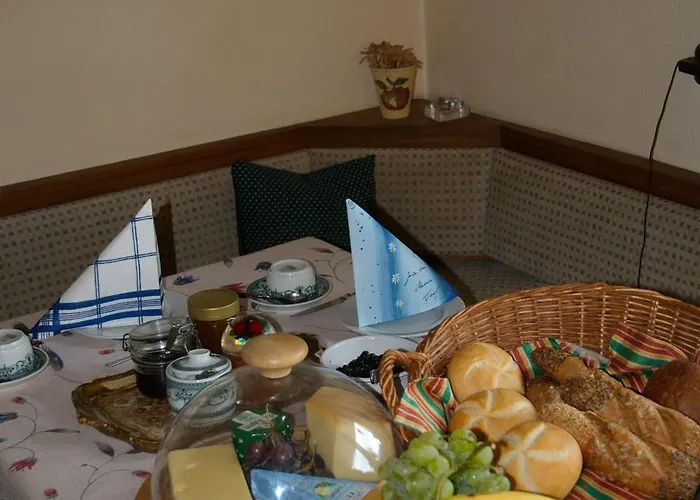 לינה וארוחת בוקר Greiderer 3*