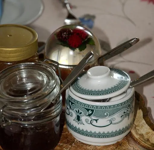 Greiderer לינה וארוחת בוקר 3*