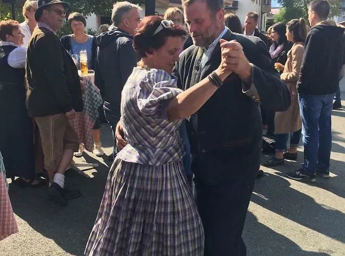 Greiderer לינה וארוחת בוקר 3*