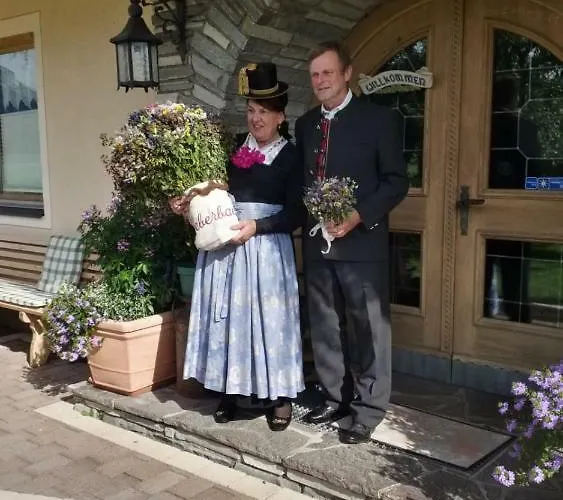 Greiderer לינה וארוחת בוקר 3*