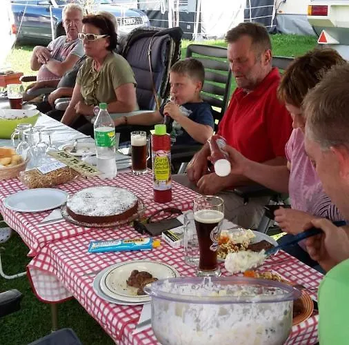 Greiderer לינה וארוחת בוקר 3*